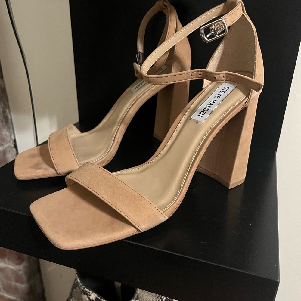 Steve Madden Tan Heeled Sandals with Block Heel